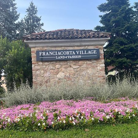 Anna Appartamento Vacanze Monticelli Brusati Exteriör bild