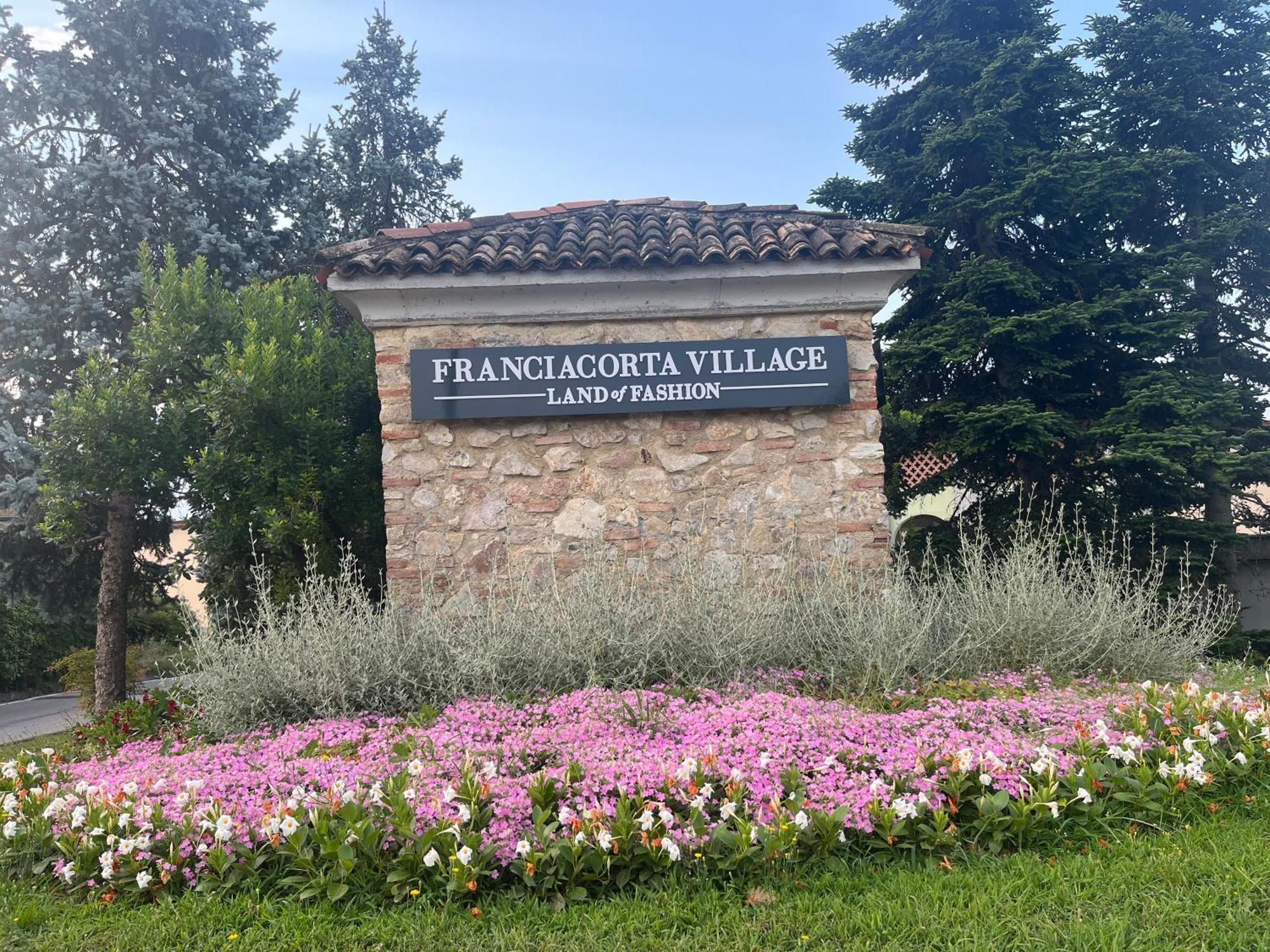 Anna Appartamento Vacanze Monticelli Brusati Exteriör bild